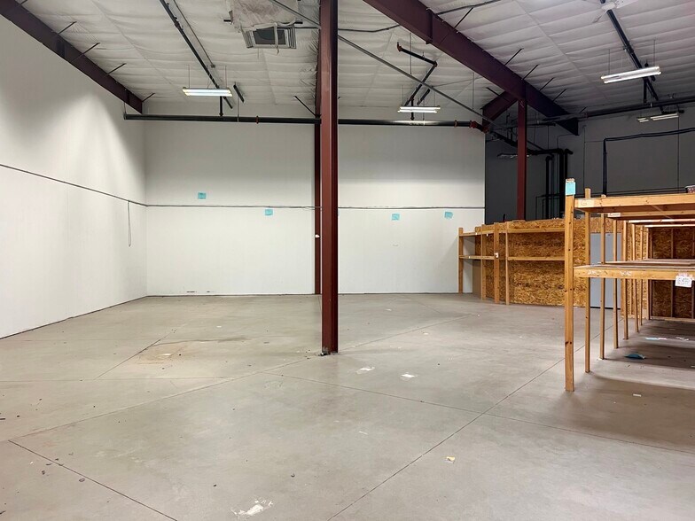 More Photos Of 110 Wall St, Onamia Flex For Lease