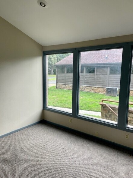 More Photos Of 3200 Sycamore Ct, Columbus Medical For Sale