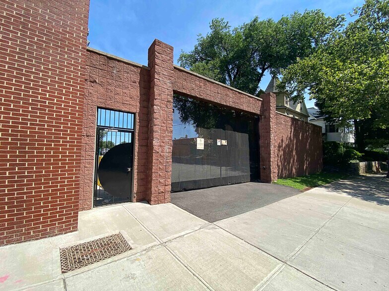 More Photos Of 403 E 3rd St, Mount Vernon Funeral Home For Sale