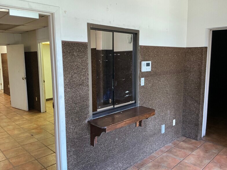 More Photos Of 908 Cecilia St, Alice Warehouse For Lease