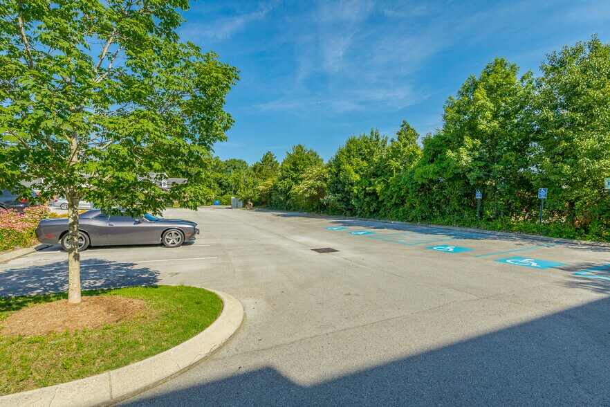 More Photos Of 1726 Gunbarrel Rd, Chattanooga Medical For Lease