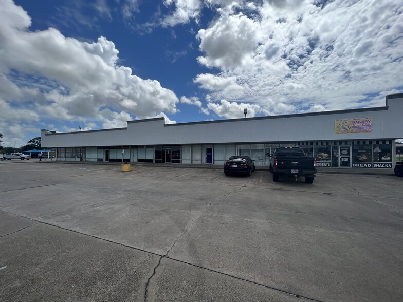 Primary Photo Of 101-161 North Brazosport Blvd, Clute Unknown For Lease