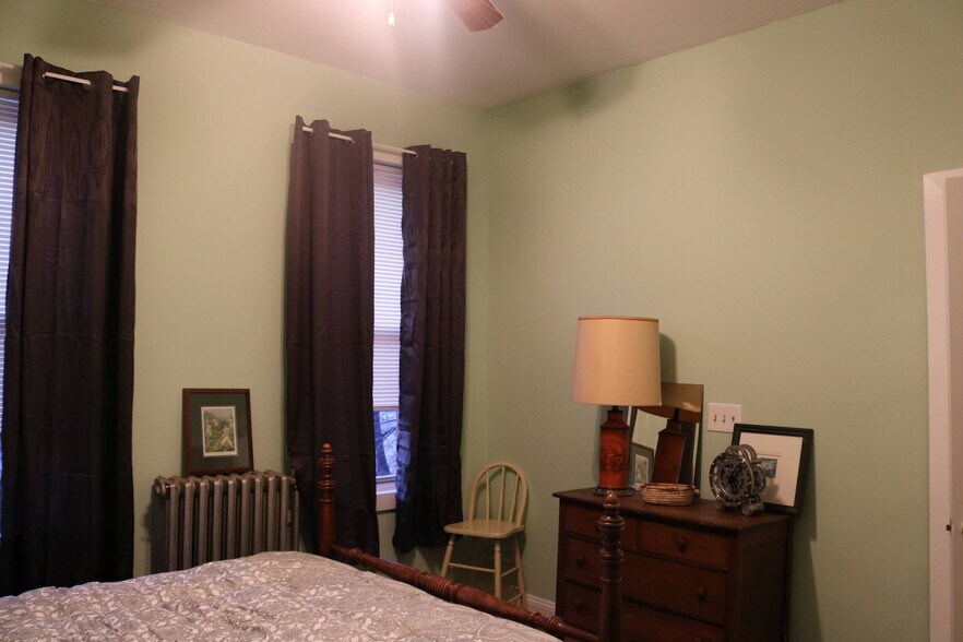 More Photos Of 1900 Aliceanna St, Baltimore General Retail For Sale