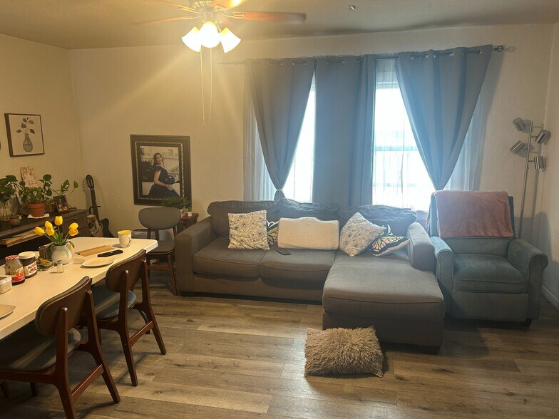 More Photos Of 11500 Atlantic Ave, Lynwood Storefront Retail Residential For Sale