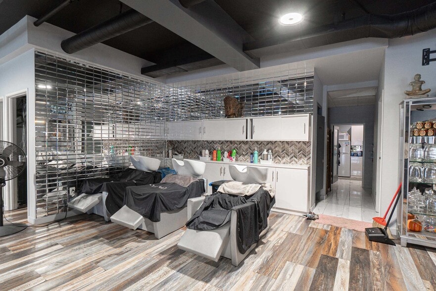 More Photos Of 1090 Redondo Ave, Long Beach Storefront Retail Residential For Sale