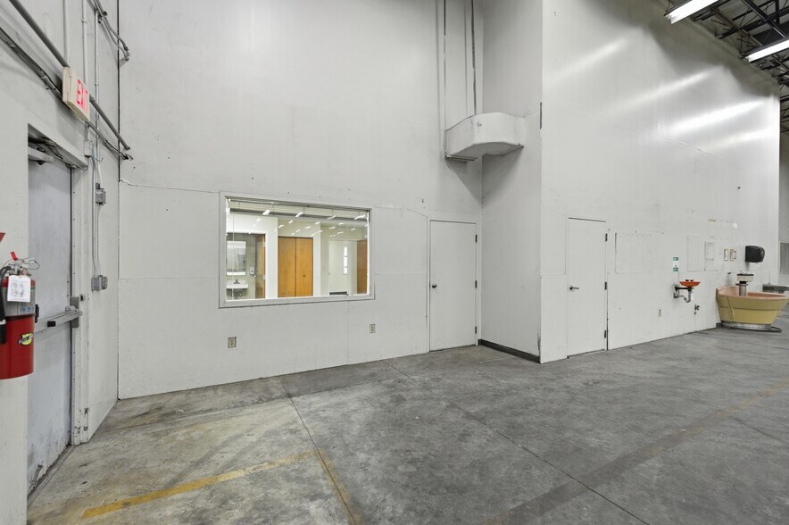 More Photos Of 451 SW 57th Ave, Ocala Distribution For Lease