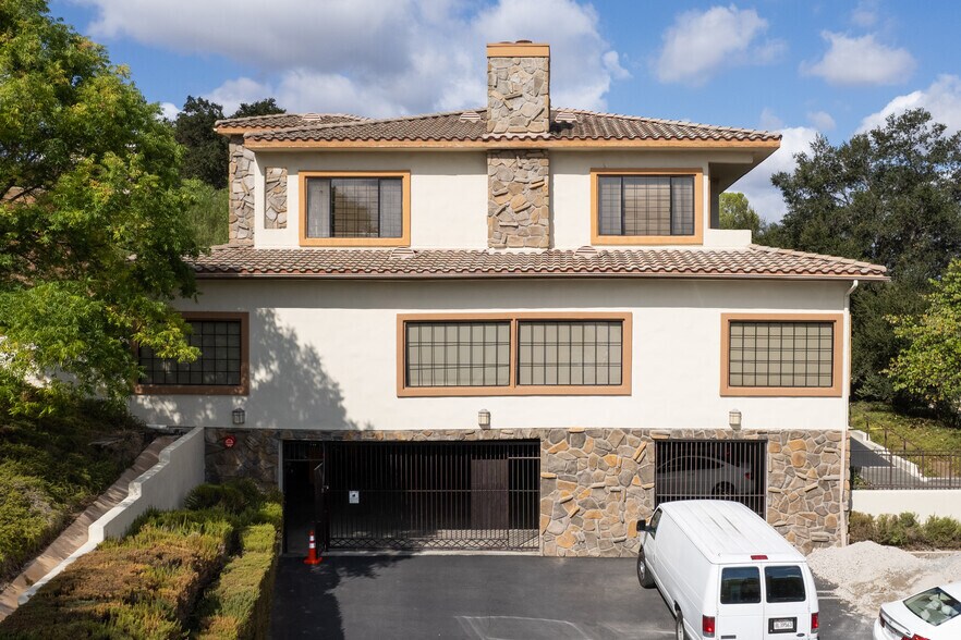 More Photos Of 28118 Agoura Rd, Agoura Hills Office For Sale