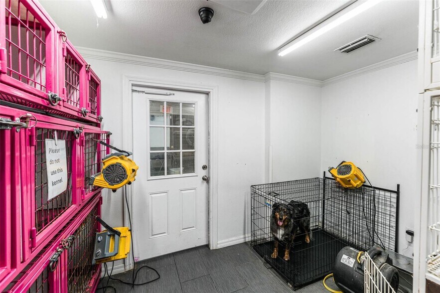 More Photos Of 18-20 E Plant St, Winter Garden General Retail For Sale