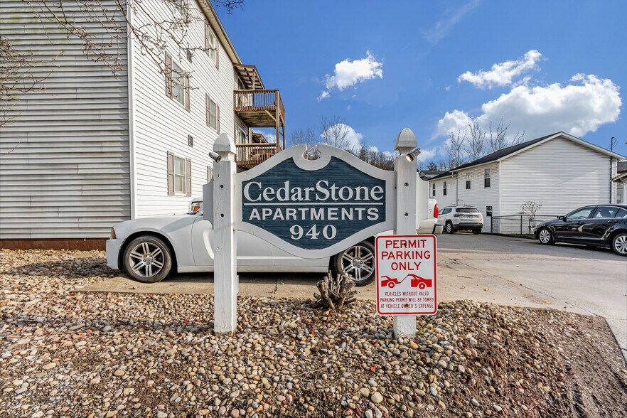 More Photos Of 940 Stewart St, Morgantown Apartments For Sale