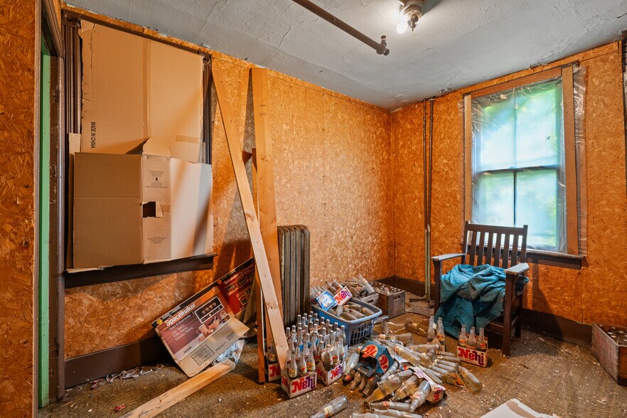 More Photos Of , Utica Unknown For Sale