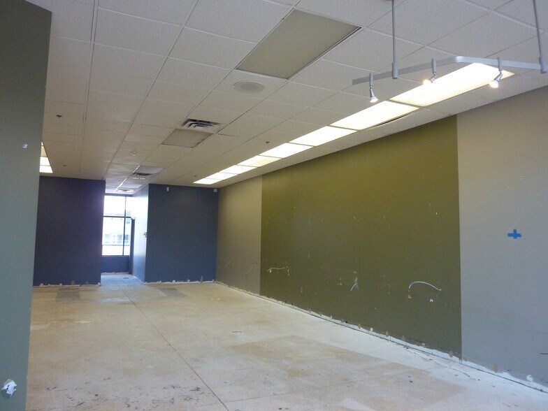 More Photos Of 3800 W Old Shakopee Rd, Bloomington Unknown For Lease