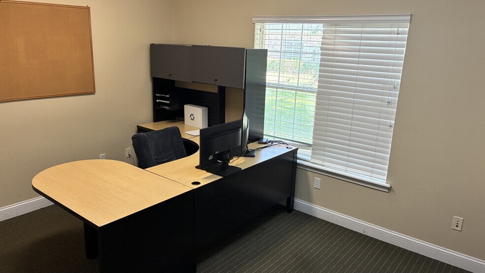 More Photos Of 13400 Sutton Park Dr S, Jacksonville Medical For Sale