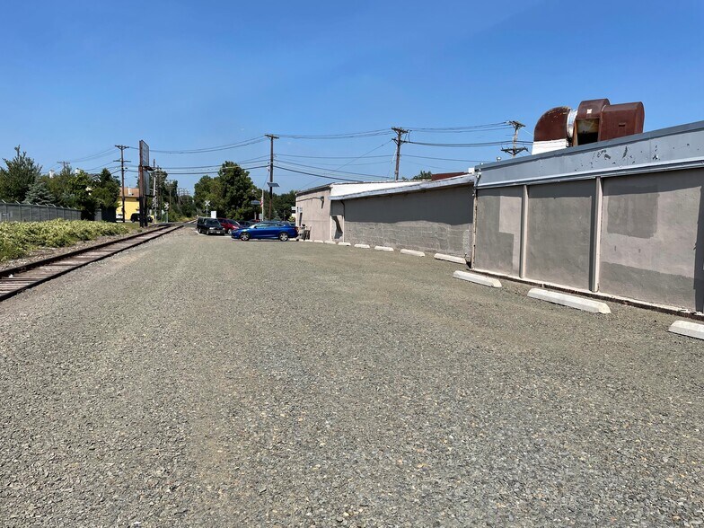 More Photos Of 851 Van Houten Ave, Clifton Warehouse For Lease