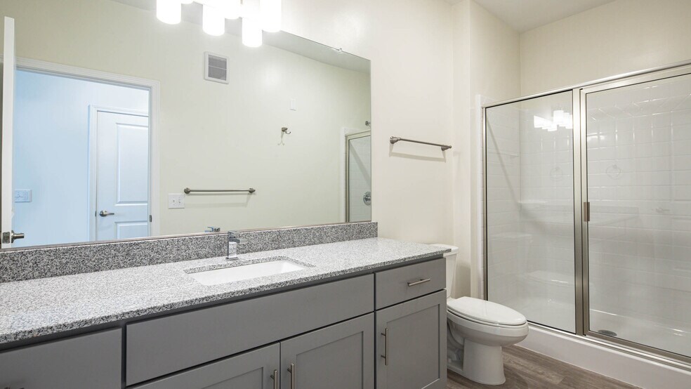 More Photos Of 5401 Commonwealth Centre Pky, Midlothian Apartments For Sale