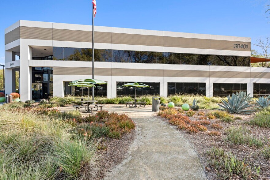 More Photos Of 30401 Agoura Rd, Agoura Hills Unknown For Lease