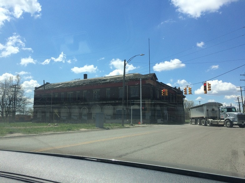 More Photos Of 8001 W Jefferson Ave, Detroit Warehouse For Sale