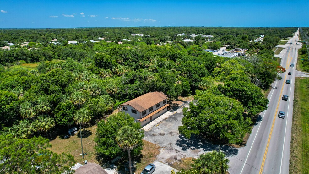 More Photos Of 1055 27th Ave SW, Vero Beach Flex For Sale