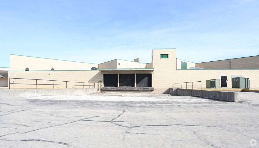 More Photos Of 3701 Durand Ave, Racine Freestanding For Lease