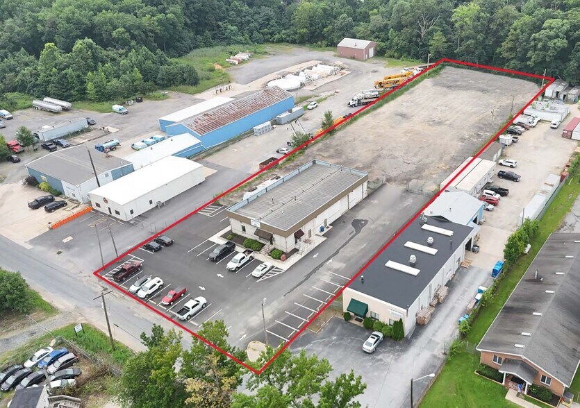 Primary Photo Of 32 Brookhill Dr, Newark Warehouse For Lease