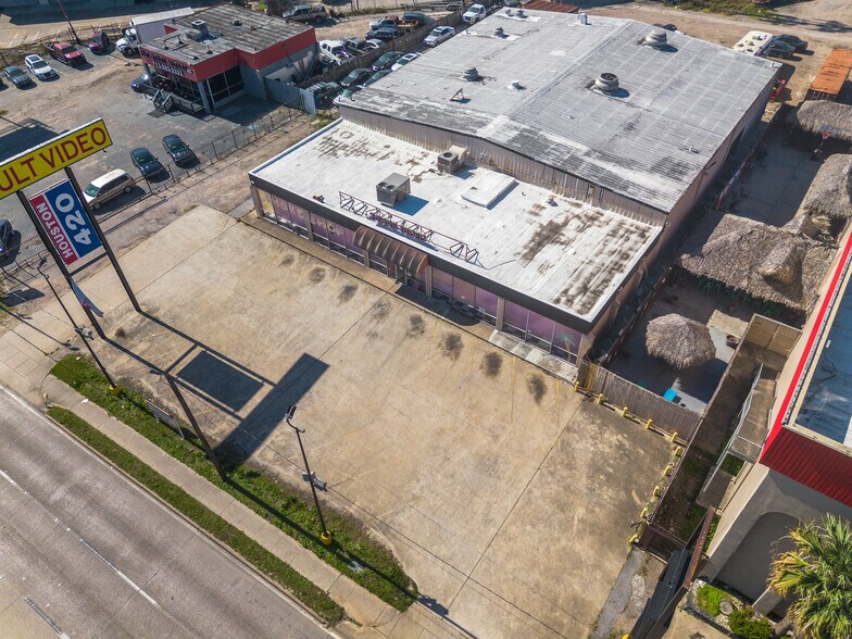 Primary Photo Of 10550 Gulf Fwy, Houston Light Distribution For Lease