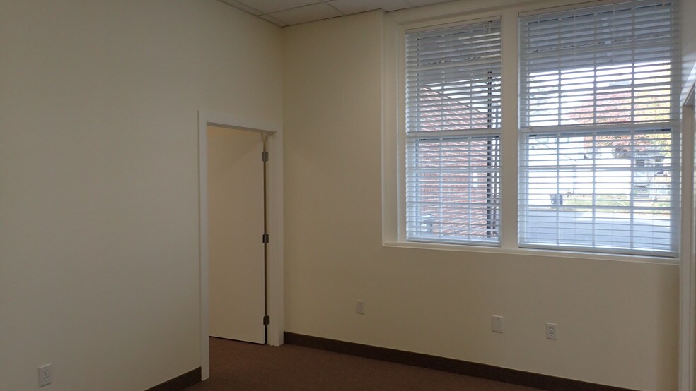 More Photos Of 1733 Washington Blvd, Easton Office For Sale