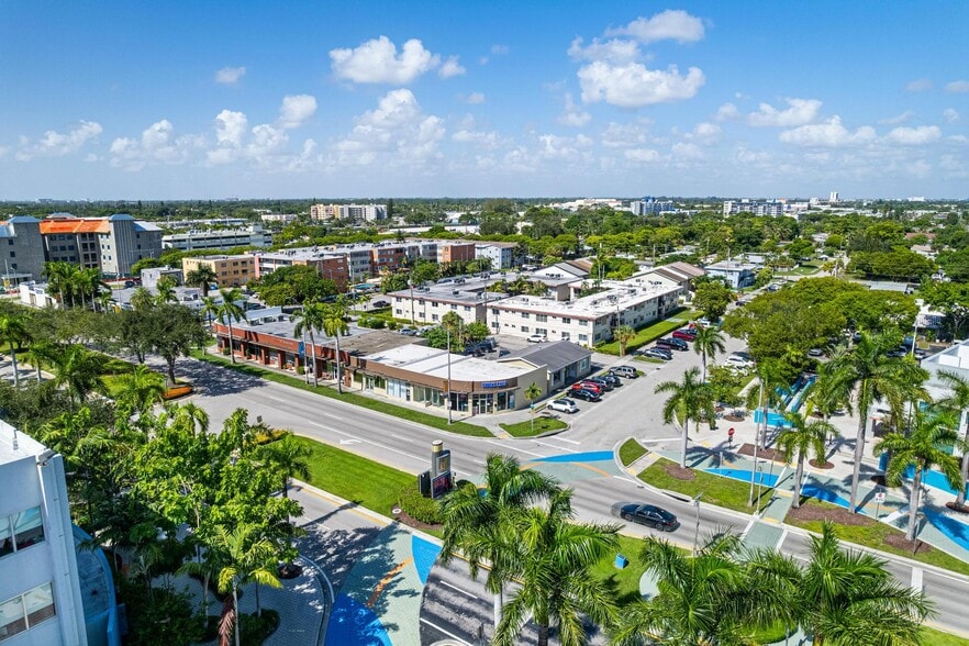 More Photos Of 16978-16990 NE 19th Ave, North Miami Beach Storefront Retail Office For Lease