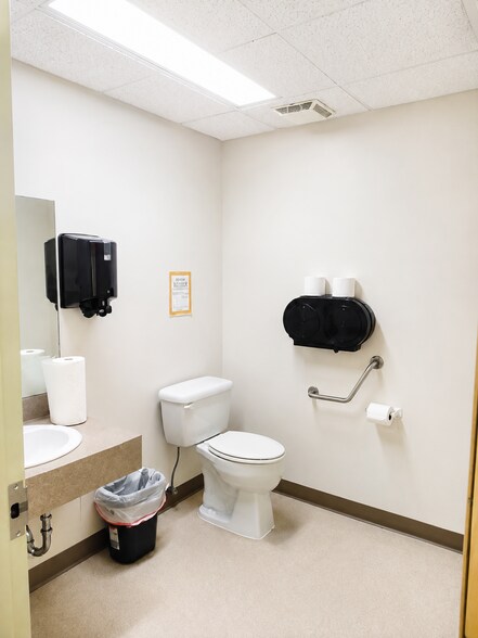 More Photos Of 4826 50 St, Red Deer Office For Sale