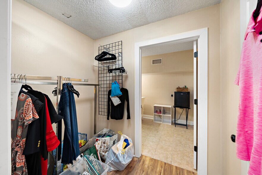 More Photos Of 13201 Highway 6, Santa Fe Office For Sale