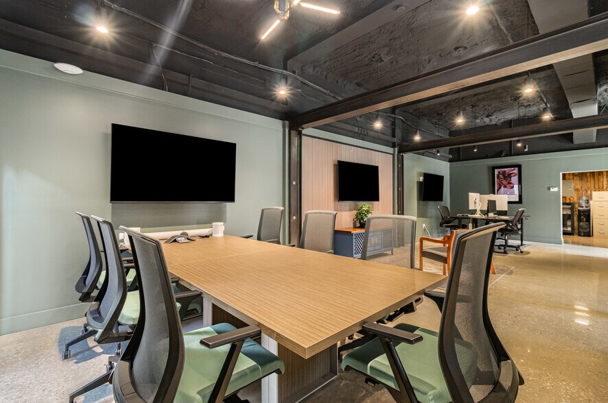 More Photos Of 1917 S Harbor City Blvd, Melbourne Office For Sale