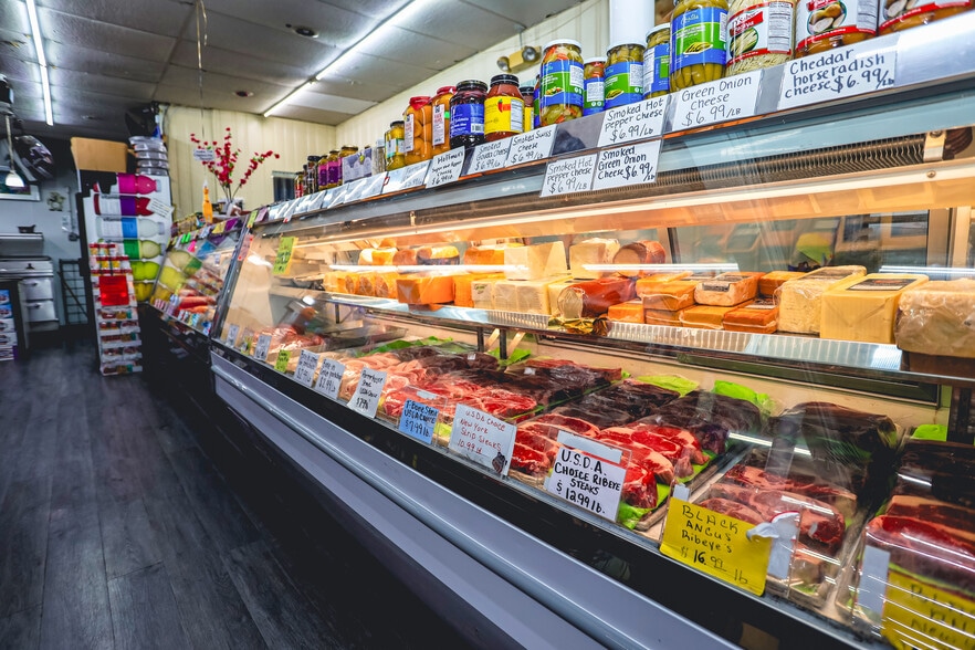 More Photos Of 9875 S Dixie Hwy, Erie Supermarket For Sale