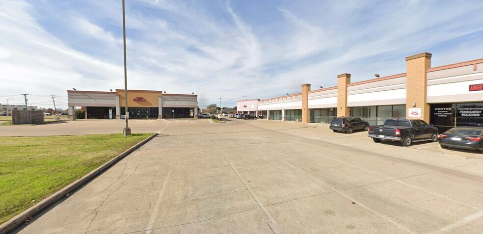More Photos Of 3005-3007 S Carrier Pky, Grand Prairie Unknown For Lease