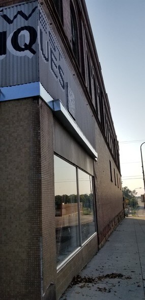More Photos Of 302 S Broadway Ave, Albert Lea Storefront Retail Office For Sale