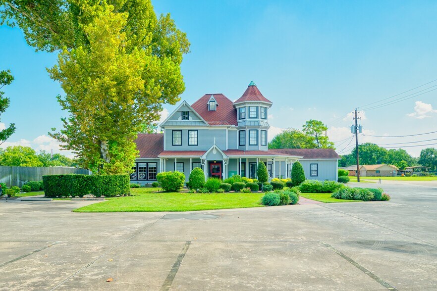 More Photos Of 2805 Center St, Deer Park Storefront Retail Office For Sale