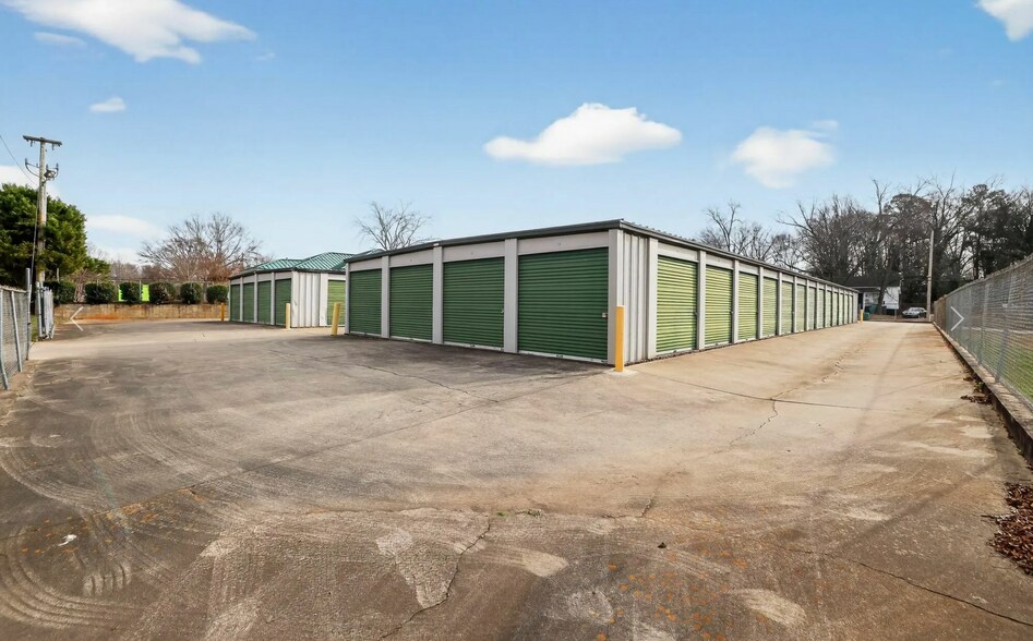 More Photos Of 939 N Logan St, Gaffney Self Storage For Sale