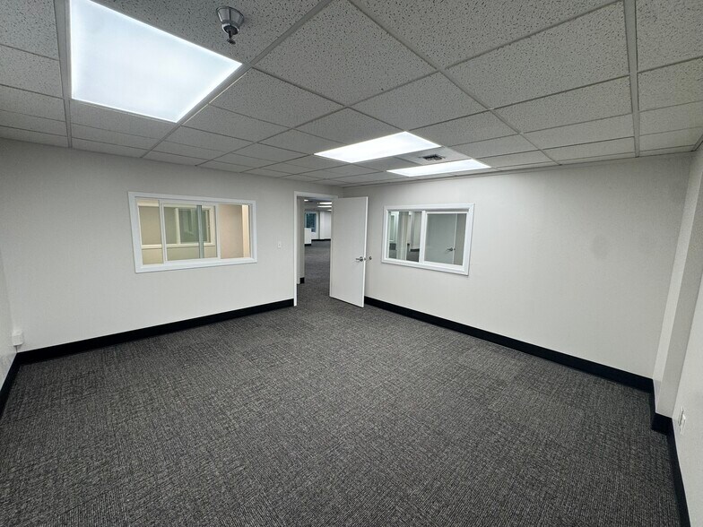 More Photos Of 3077 20th St E, Fife Warehouse For Lease