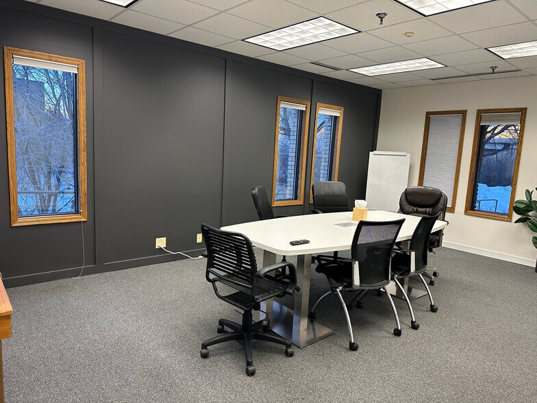 More Photos Of 8053 E Bloomington Fwy, Bloomington Office For Sale