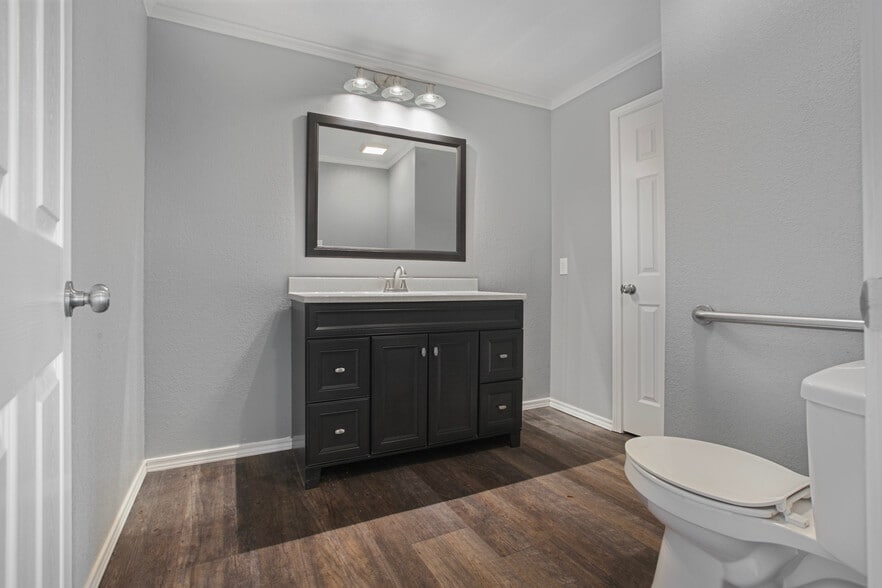 More Photos Of 2401 20th St, Lubbock Office Residential For Sale