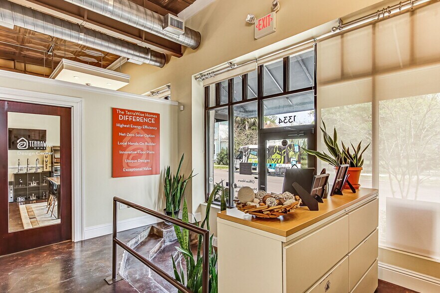 More Photos Of 1334 Walnut St, Jacksonville Office For Sale