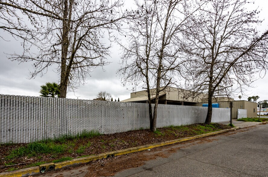 More Photos Of 3218-3220 Santa Rosa Ave, Santa Rosa Service For Lease