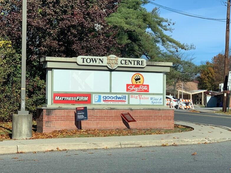 More Photos Of 374 Windsor Hwy, Vails Gate Unknown For Lease