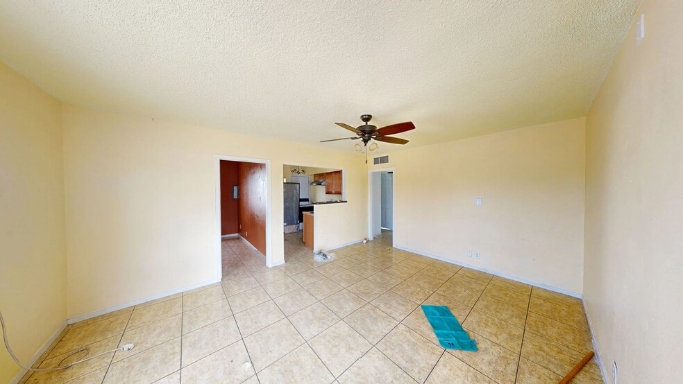 More Photos Of 530 E Oakey Blvd, Las Vegas Apartments For Sale