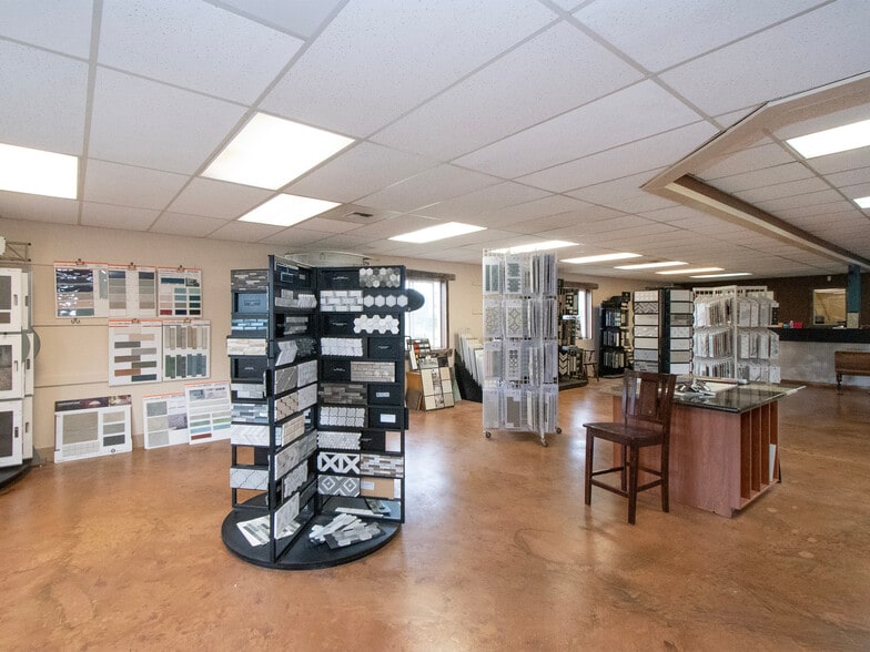 More Photos Of 3368 E Hwy 101, Port Angeles Showroom For Sale