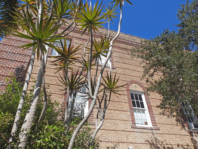 More Photos Of 319 Brevard Ave, Cocoa Storefront Retail Office For Lease