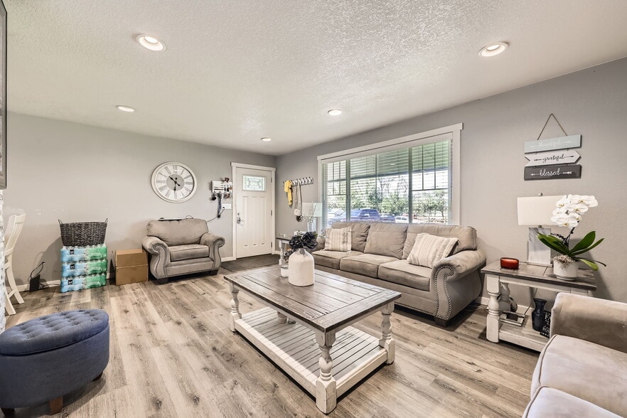More Photos Of 8690 Verbena St, Commerce City Warehouse For Sale