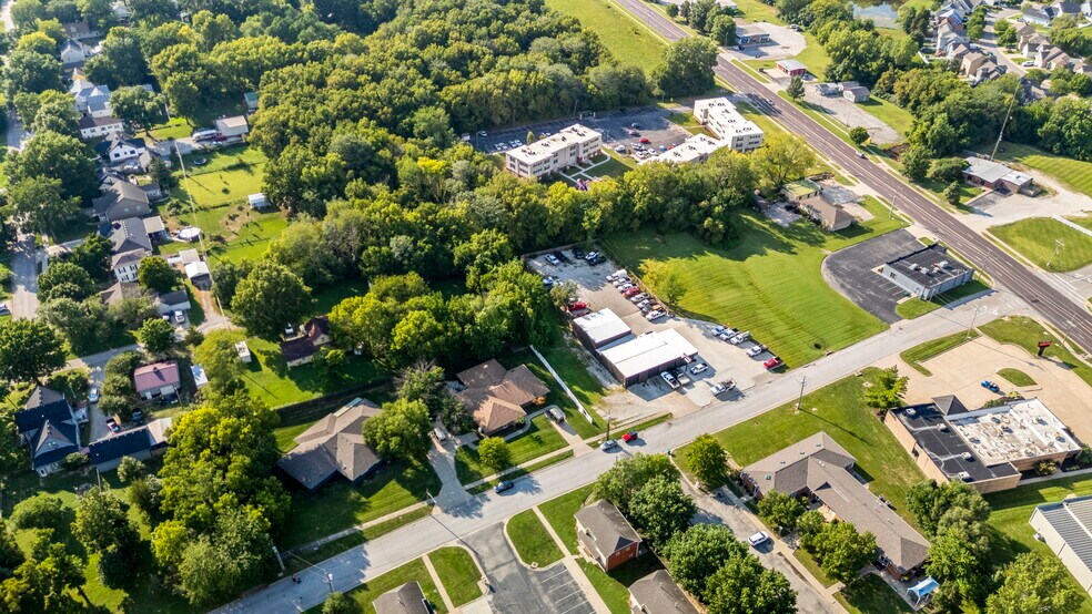 More Photos Of 404 N East St, Paola Auto Repair For Sale