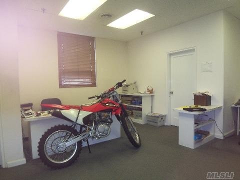 More Photos Of 2 Commercial St, Hicksville Manufacturing For Lease