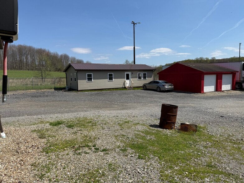 More Photos Of 4881 Pittsburgh Rd, Harrisville Light Distribution For Sale