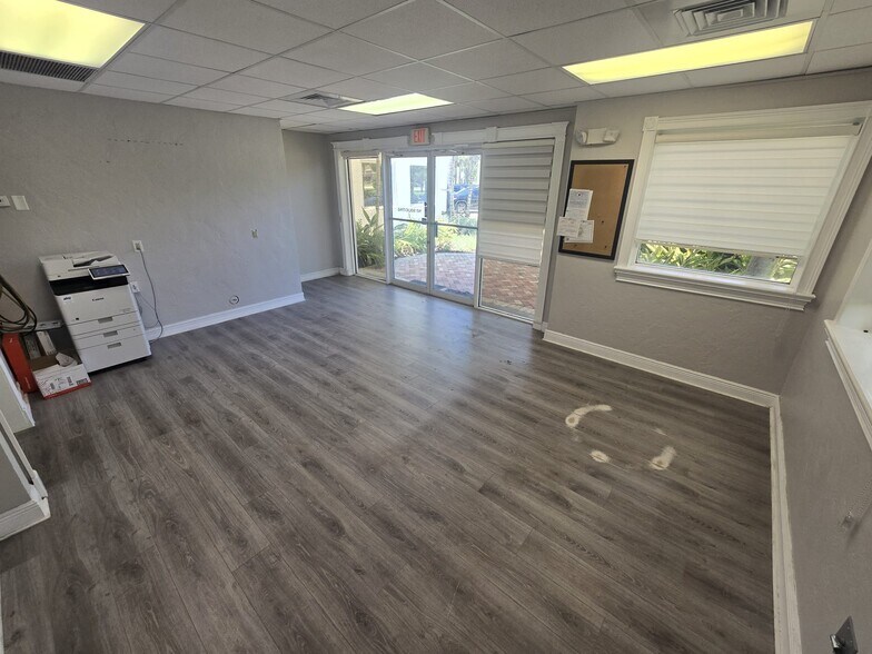 More Photos Of 10310-10322 NW 55th St, Sunrise Warehouse For Lease