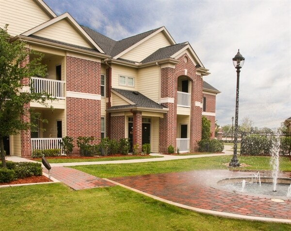 More Photos Of 2441 S Bypass 35, Alvin Apartments For Sale