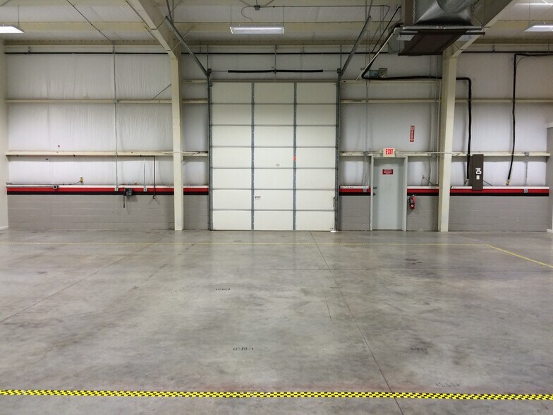 More Photos Of 4011-4015 Dearborn Pl, Concord Flex For Lease